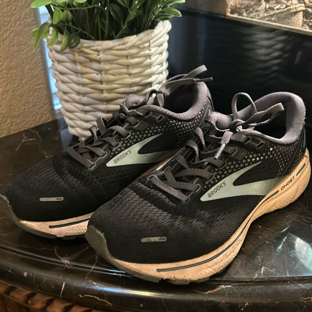 Brooks Ghost